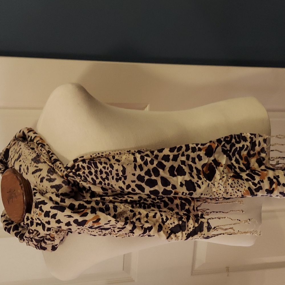 Pashmina by Ashley Cooper leopard printβ scarf wrap fringe 26x65